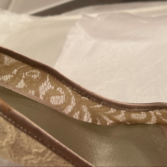 Menbur Gold Lace Peep-Toe Heels - Picture 6 of 8